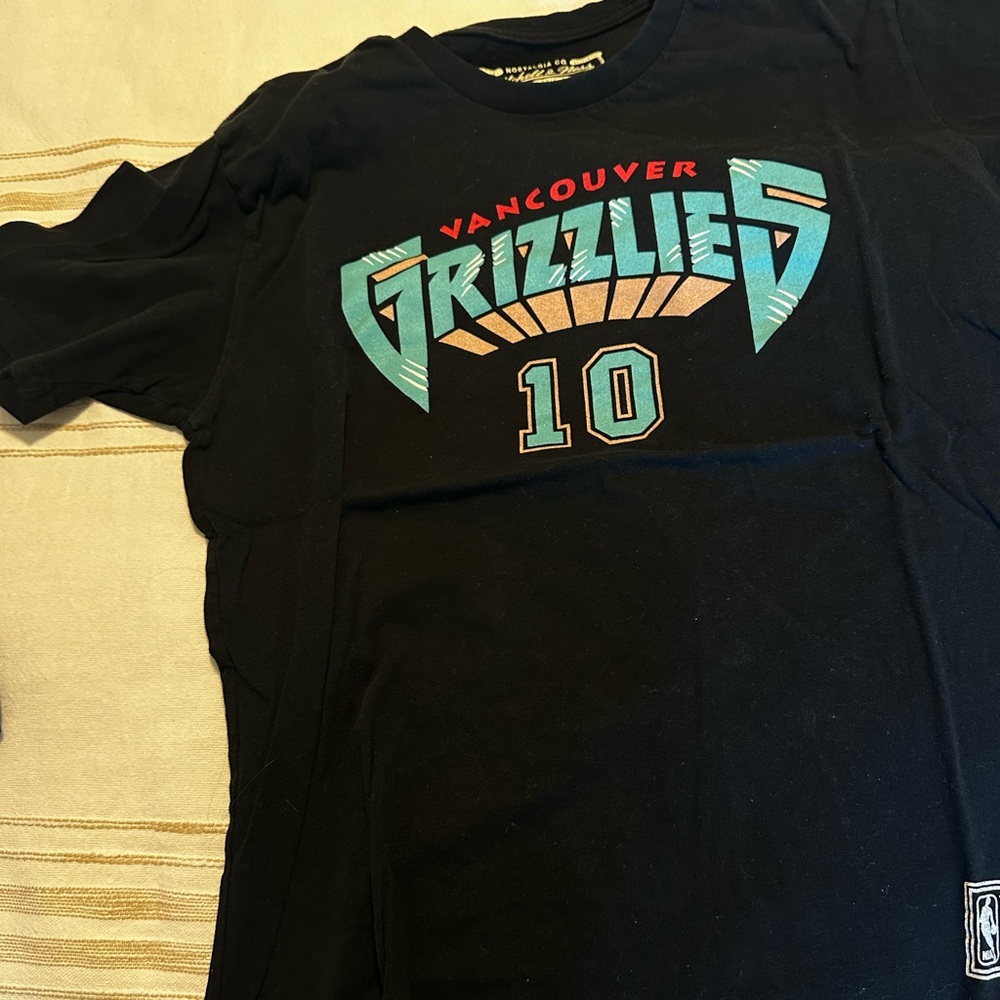 Mitchell & Ness Mike Bibby Vancouver Grizzlies Tee